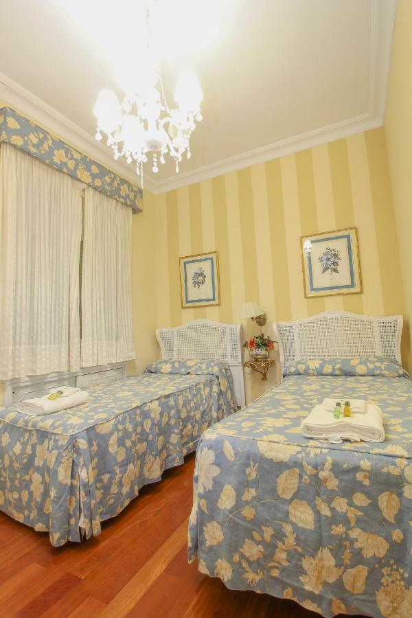 Apartamento La Feria Apartment เซบีญา ภายนอก รูปภาพ