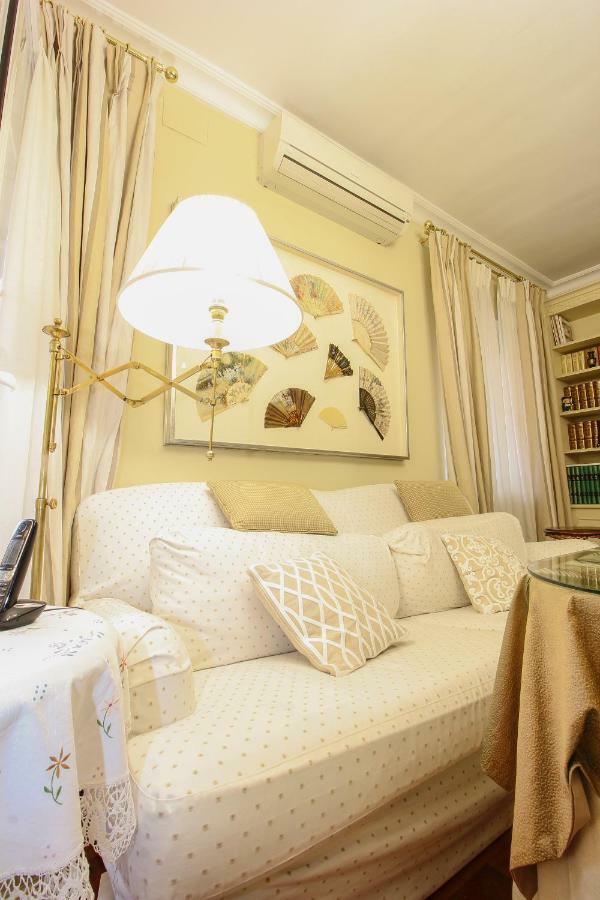 Apartamento La Feria Apartment เซบีญา ภายนอก รูปภาพ