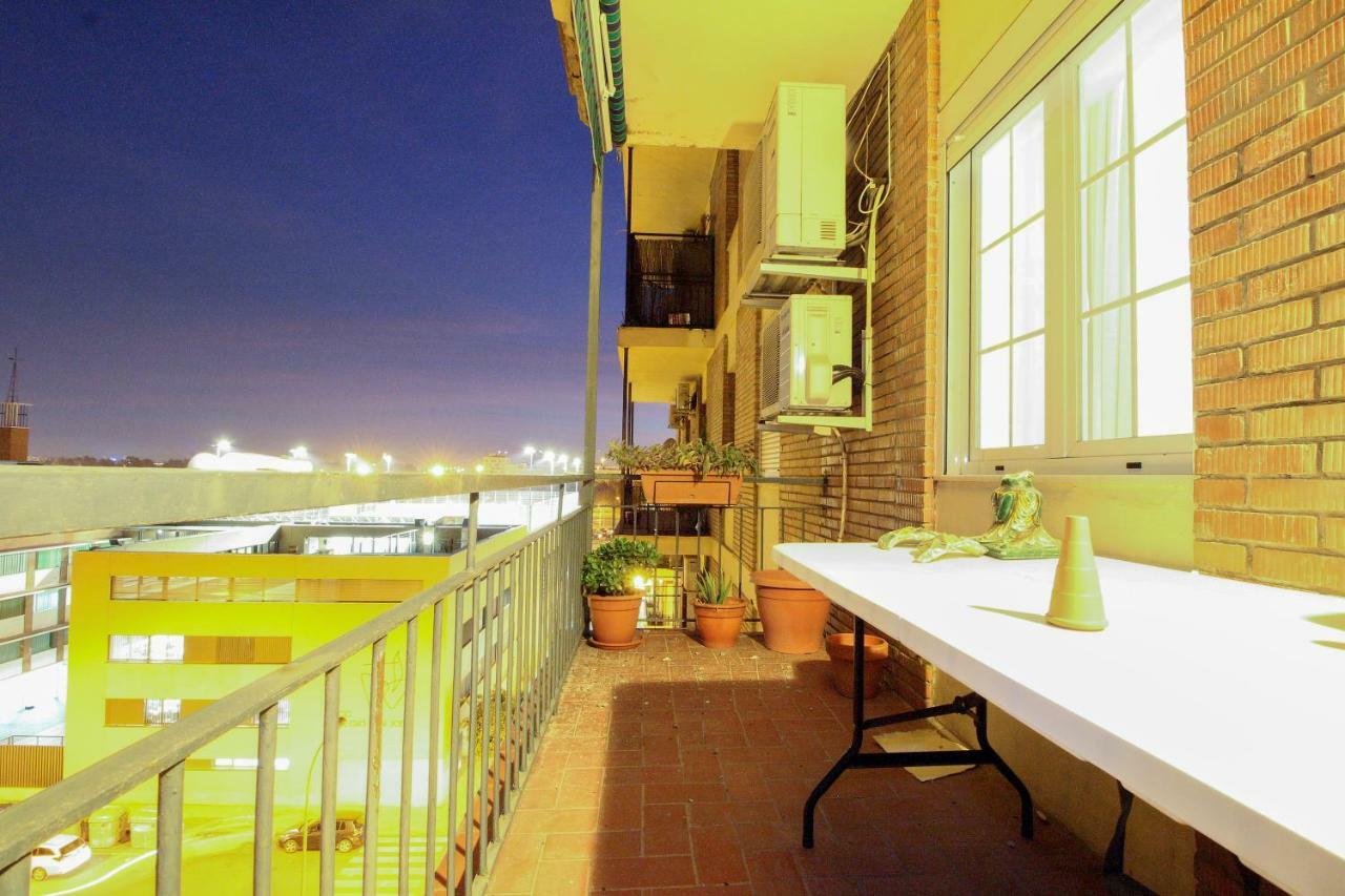 Apartamento La Feria Apartment เซบีญา ภายนอก รูปภาพ