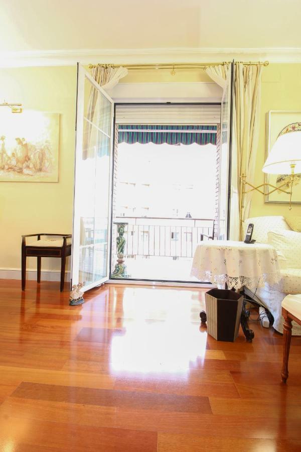 Apartamento La Feria Apartment เซบีญา ภายนอก รูปภาพ