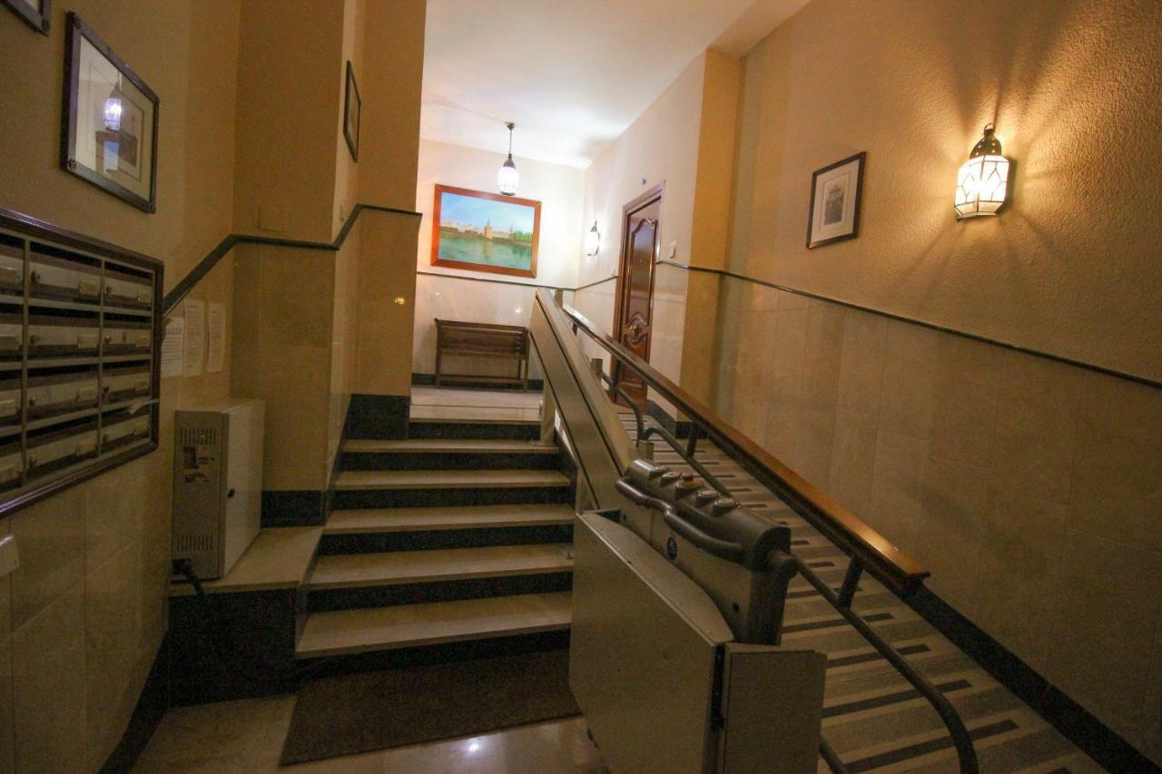 Apartamento La Feria Apartment เซบีญา ภายนอก รูปภาพ