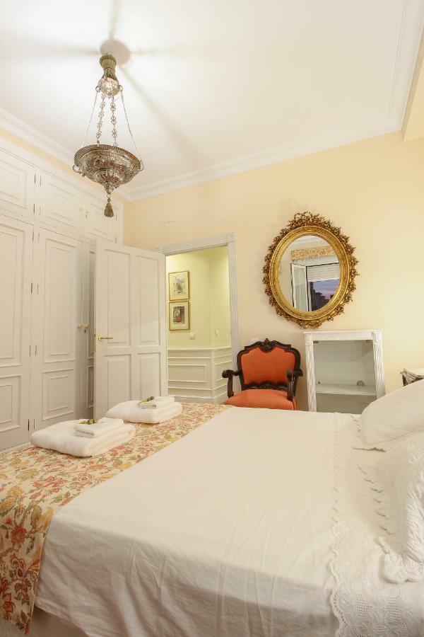 Apartamento La Feria Apartment เซบีญา ภายนอก รูปภาพ