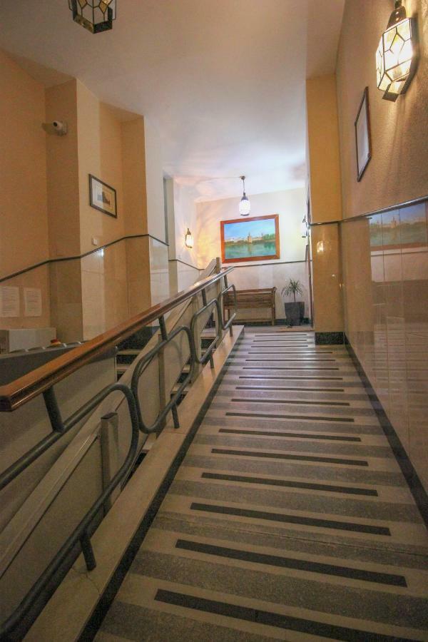 Apartamento La Feria Apartment เซบีญา ภายนอก รูปภาพ