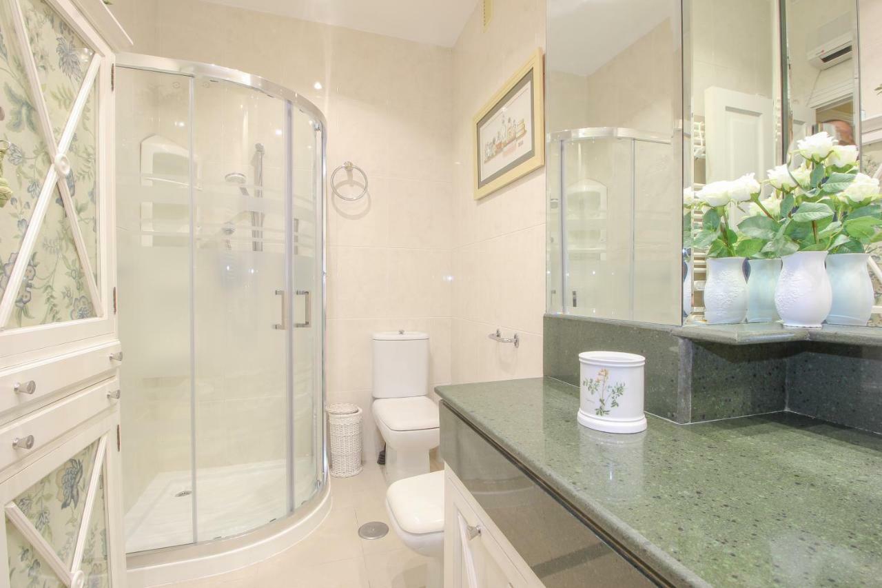Apartamento La Feria Apartment เซบีญา ภายนอก รูปภาพ