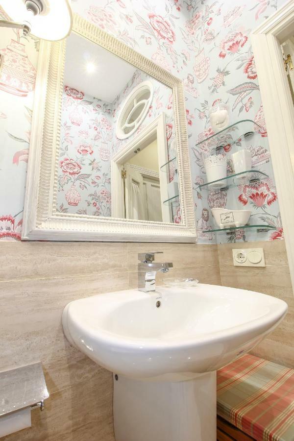Apartamento La Feria Apartment เซบีญา ภายนอก รูปภาพ