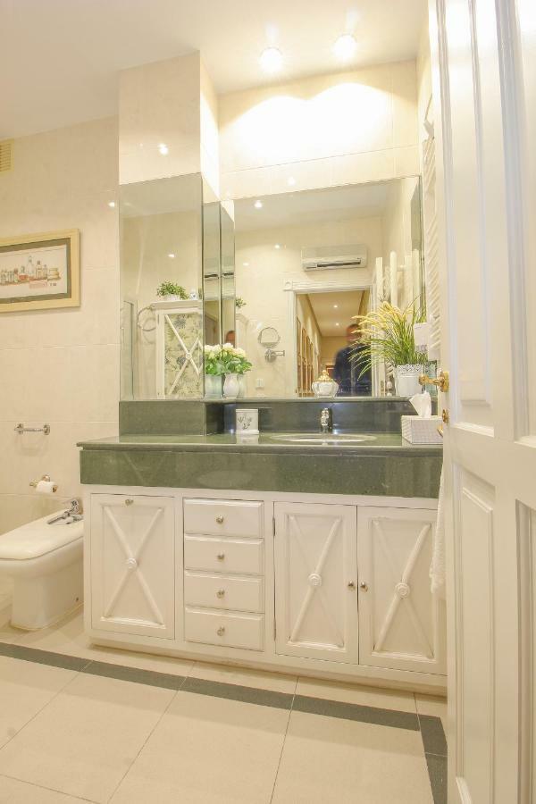 Apartamento La Feria Apartment เซบีญา ภายนอก รูปภาพ