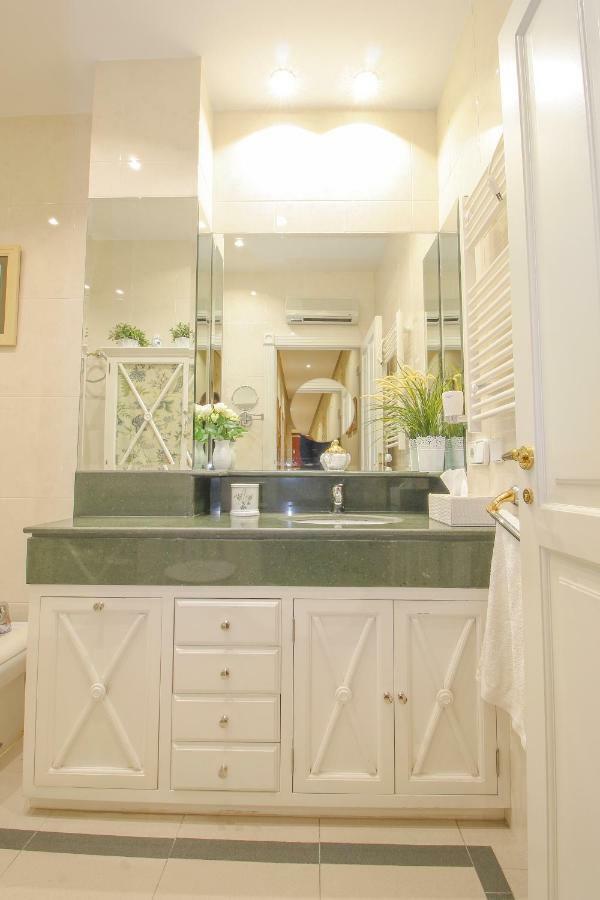 Apartamento La Feria Apartment เซบีญา ภายนอก รูปภาพ