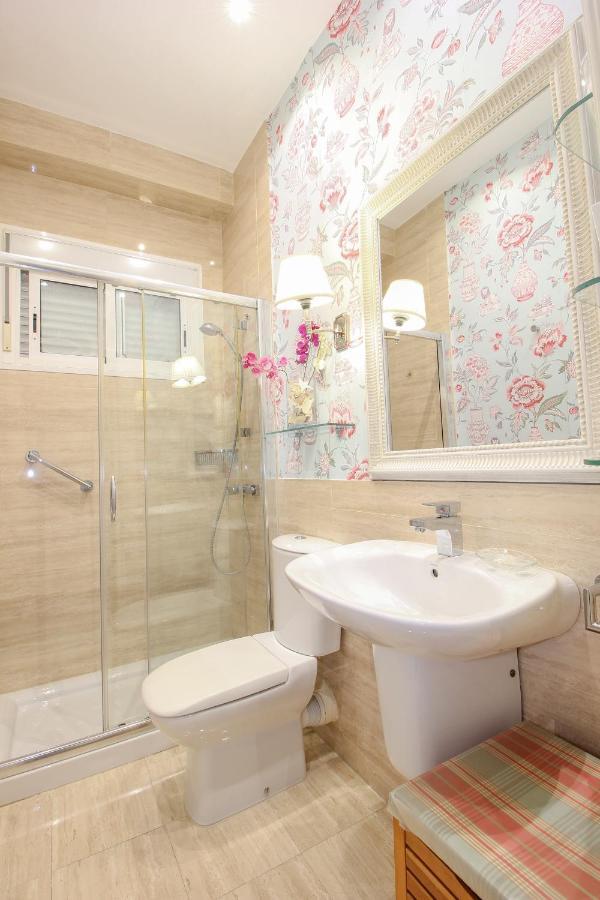 Apartamento La Feria Apartment เซบีญา ภายนอก รูปภาพ